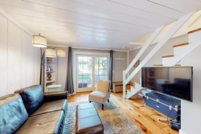 Maushop Village Beach Getaway